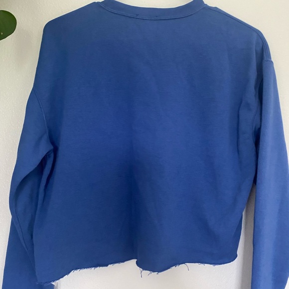 Cozy cropped sweatshirt - Picture 2 of 3